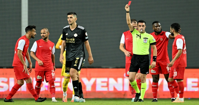 Hazırlık maçlarında kırmızı kart görürse ne olur